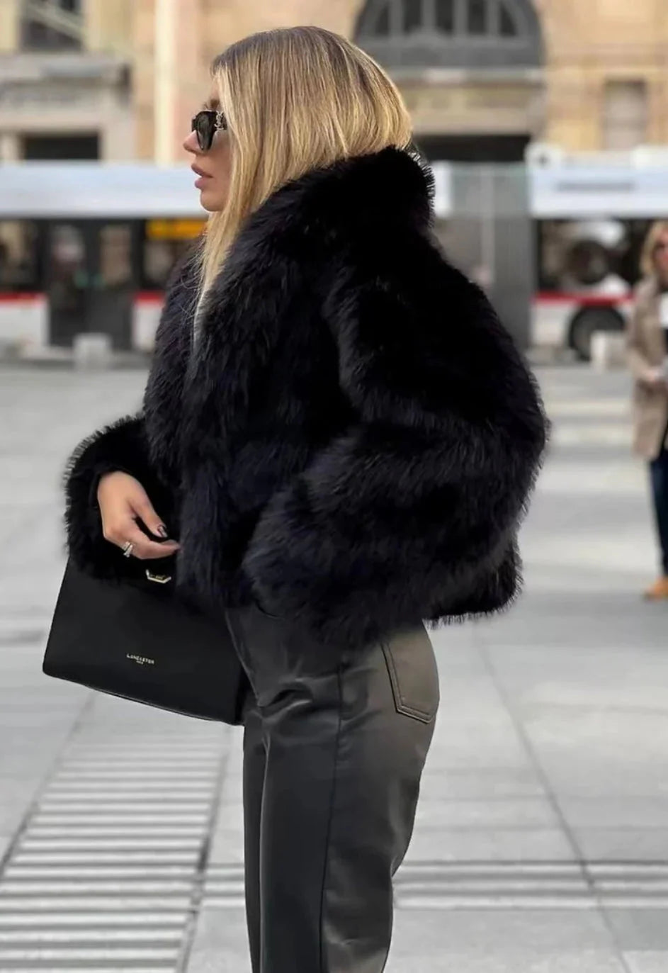 Sophie — Elegancki płaszcz o puszystym stylu