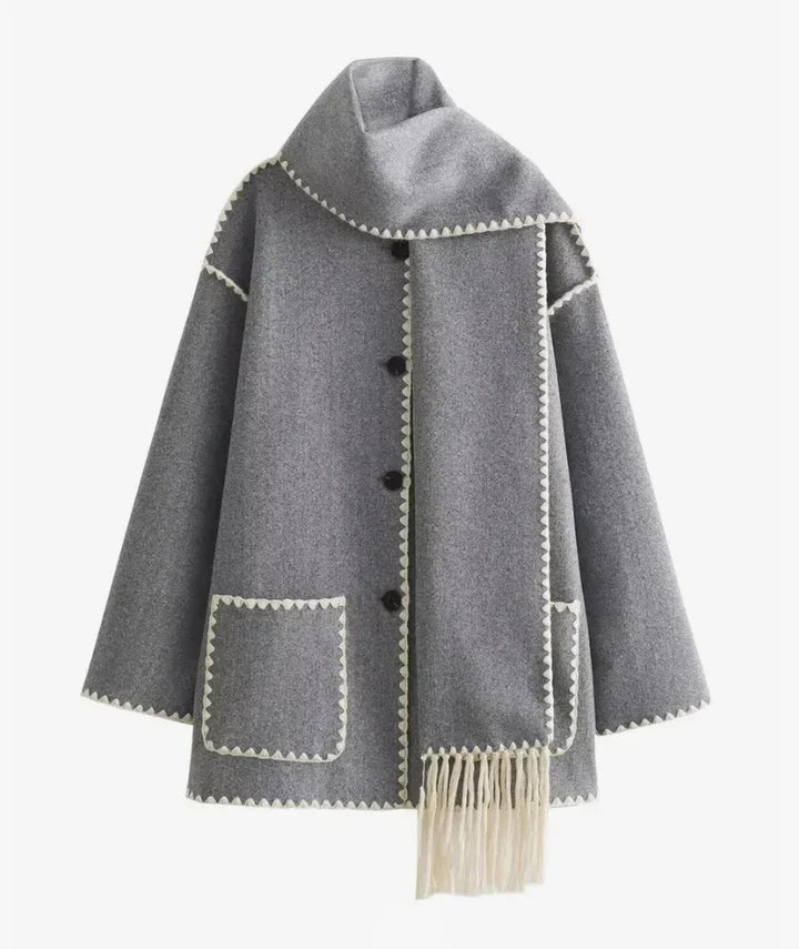 Elegancki płaszcz z wbudowanym szalem